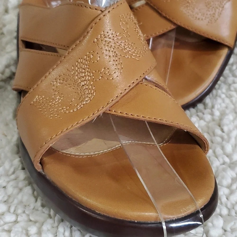 Ariat tan leather open toe sandals embroidered